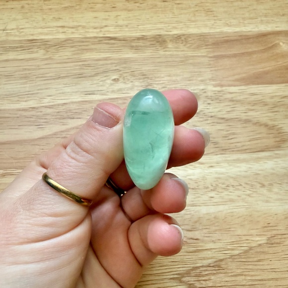 Green Fluorite Heart Polished Stone Pocket Charm - Picture 6 of 7